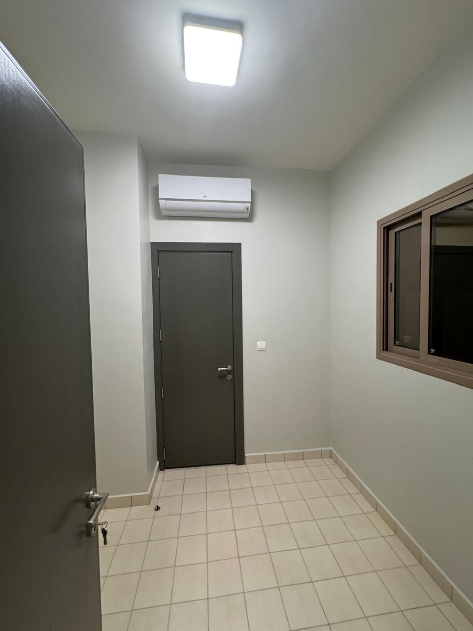 🏡 **3BD Luxurious Villa for Sale in Gated Compound**  